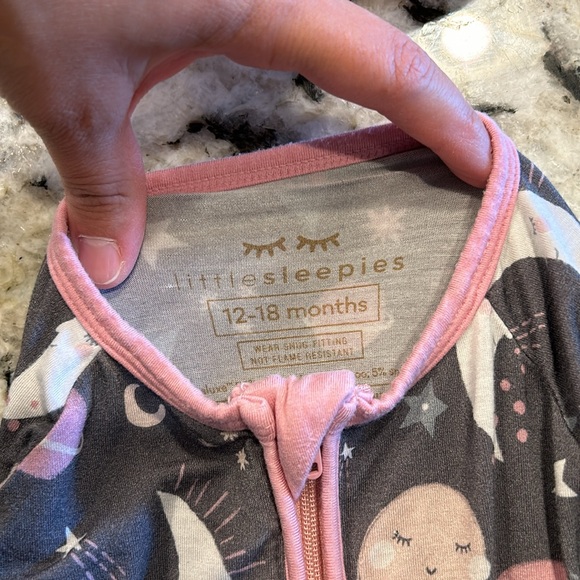 Little Sleepies Zippy 12-18m in To the Moon and Back - Picture 9 of 9